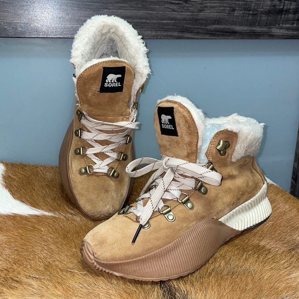 Sorel women’s out n about III conquest booties size 7.5